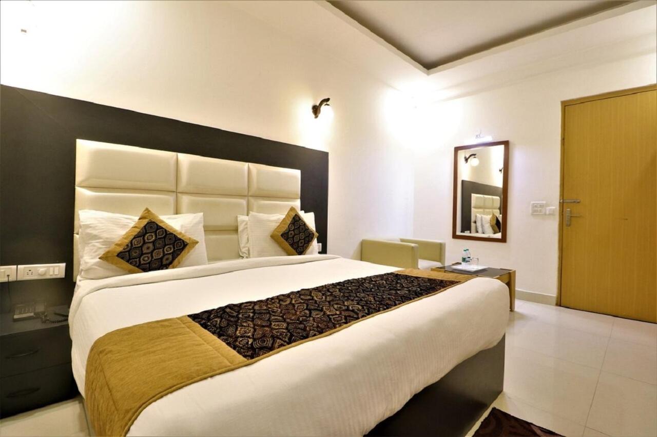 Aerocity Hotel Jindal Palace Delhi- A Well Hygiene Property"All Staff Vaccinated " Nova Deli Exterior foto